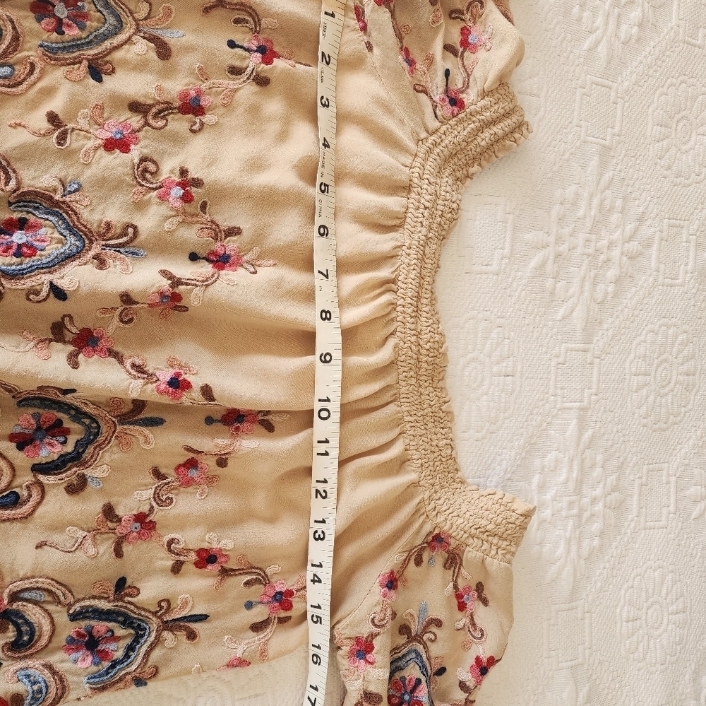 Hummingbird Anthropologie Off The Shoulder Embroidered Tan Women's Top Size M - Picture 6 of 6